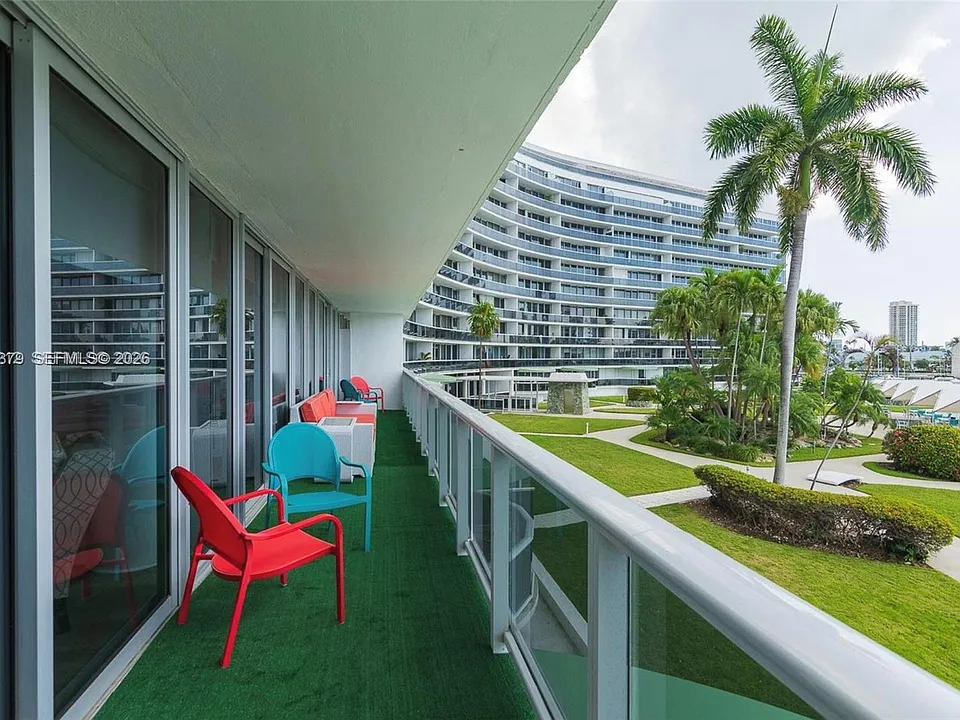 900 Bay Dr #224
