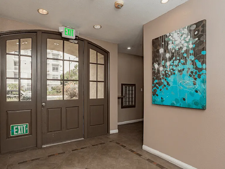 Lido Apartments - 2810 S Sepulveda — Photo 5