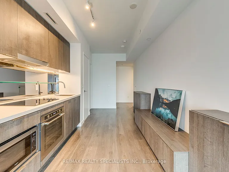 215 Queen St W #1405 — Photo 8