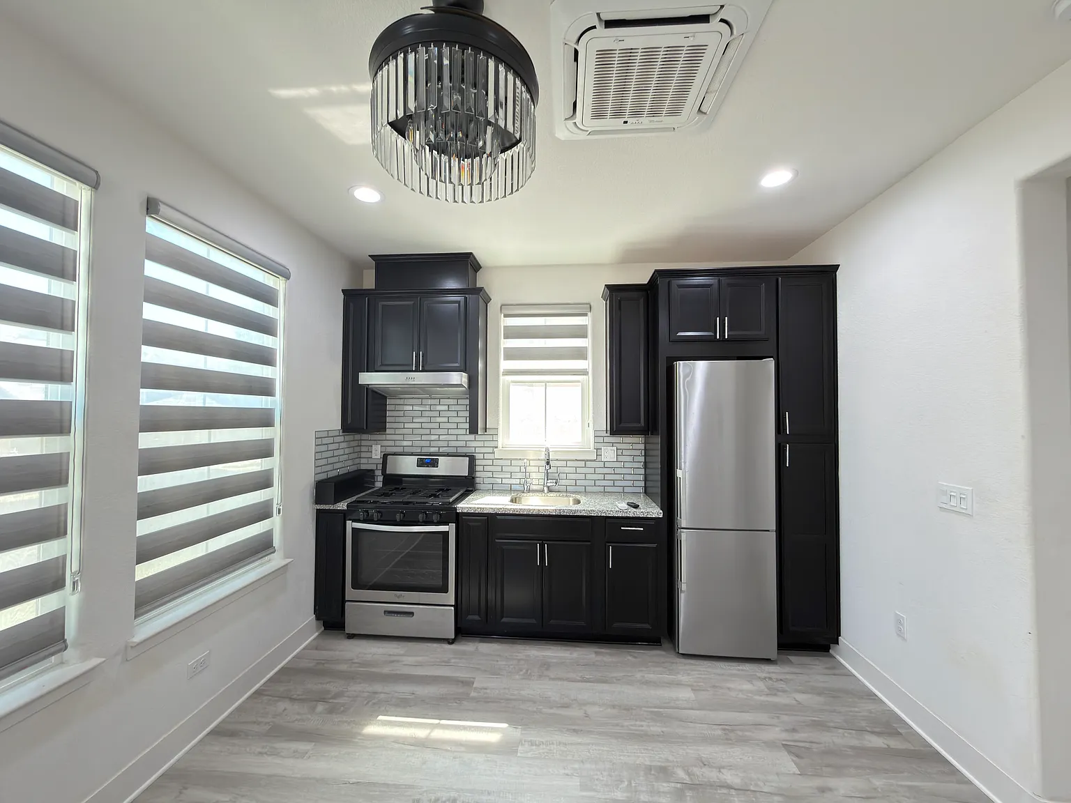 Studio, 350 sqft, $1,600 — Photo 2