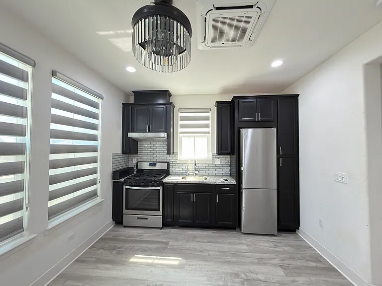 74 W Phenizy Ave #74 — Photo 2