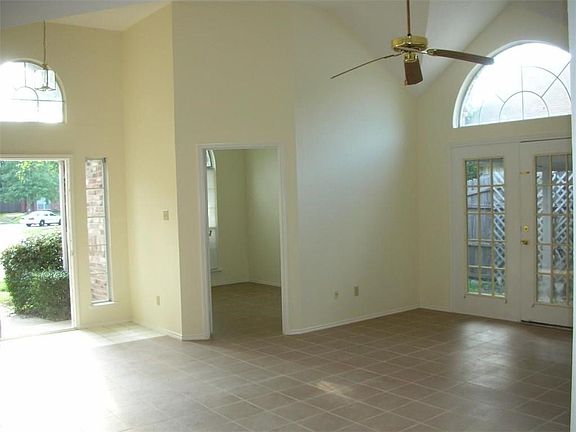 4th image of 4434 Laredo Dr