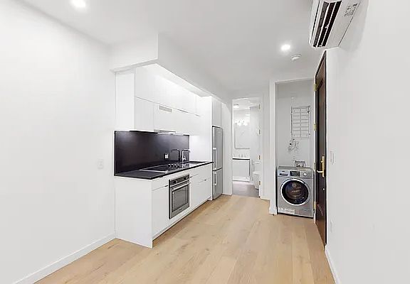 3rd image of 93 Hicks St #2A1