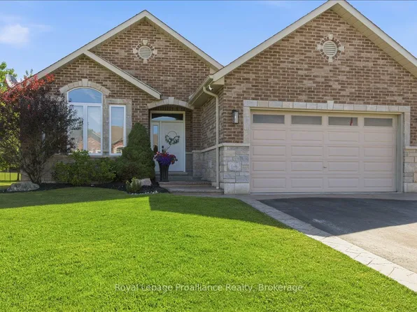 109 Pinnacle St, Brighton, ON K0K 1H0