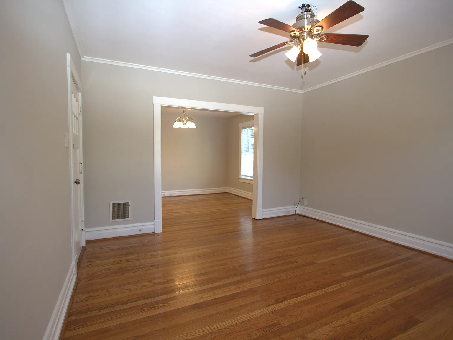 1 bed, 850 sqft, $1,100 — Photo 2
