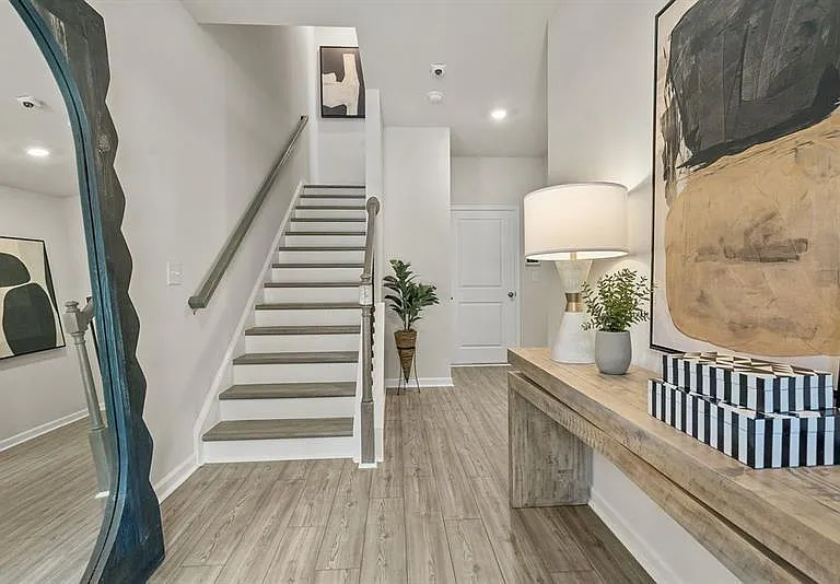 323 Sammon Way — Photo 17