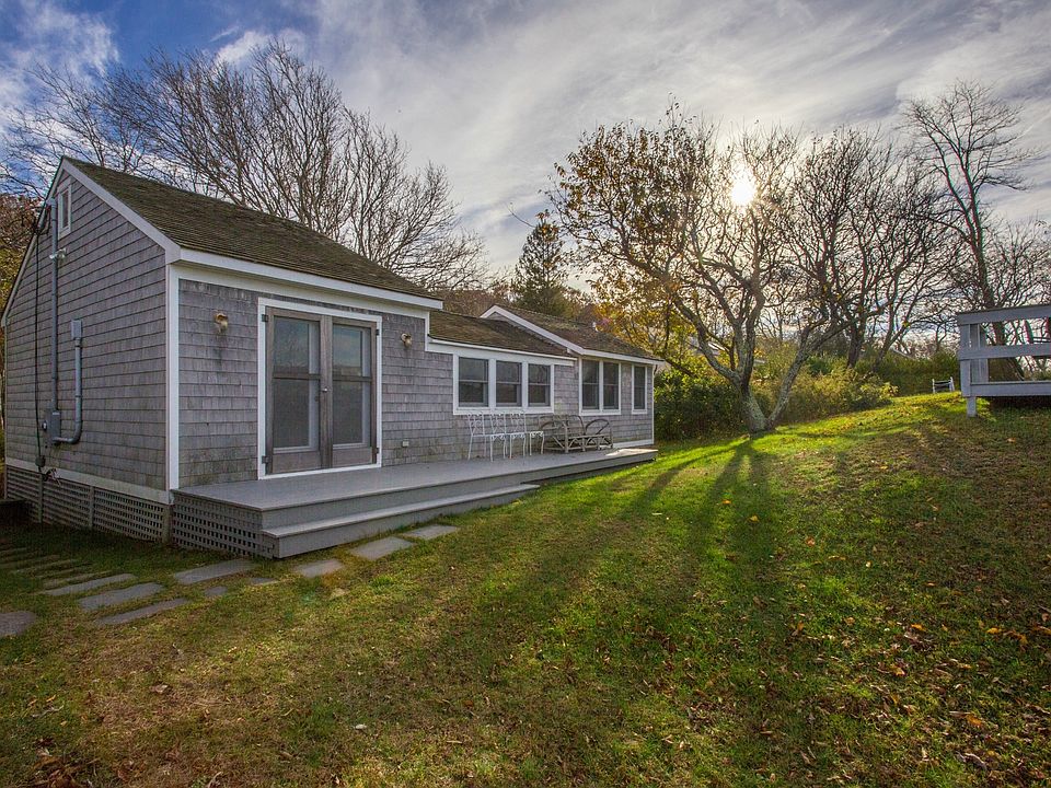 2nd image of 970 Salt Marsh Ln