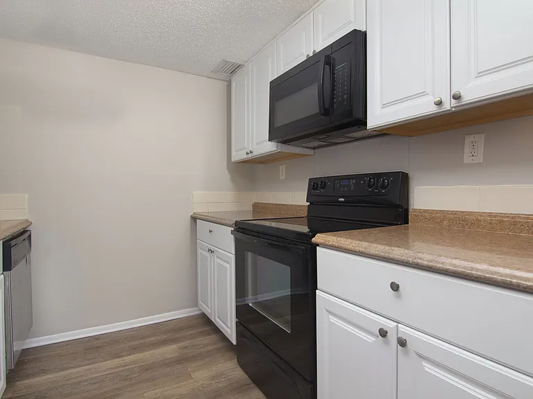 1424 Holden Ave #C — Photo 5