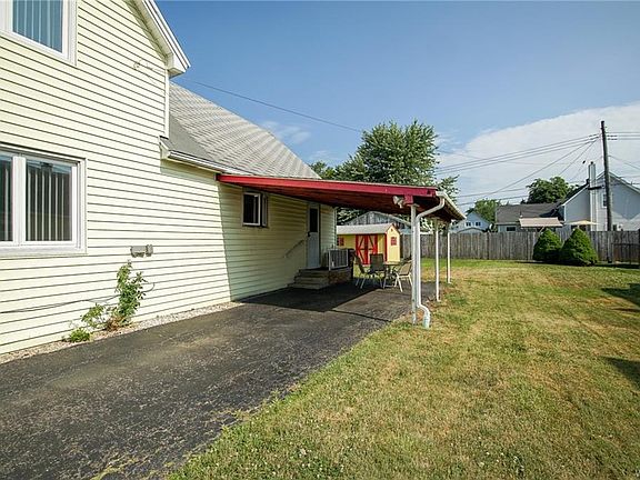 5th image of 36 Blick St
