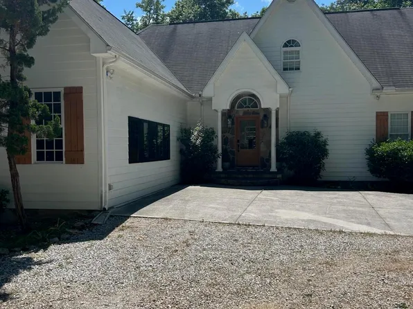 949 Fox Ridge Ln, Caryville, TN 37714
