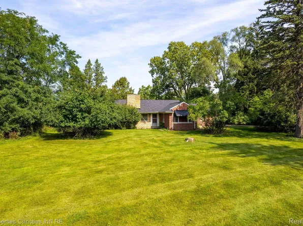21950 Normandale St, Beverly Hills, MI 48025