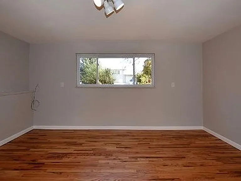 325 N Roosevelt Ave — Photo 19