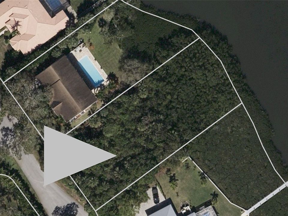 1st image of 450 Live Oak Dr