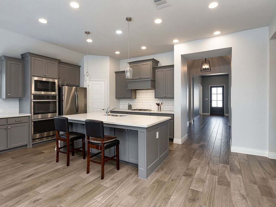 1st image of 2421 Stella Ln