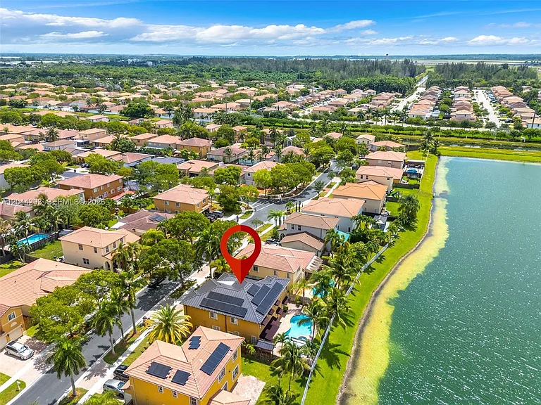 3906 NE 20th St — Photo 56