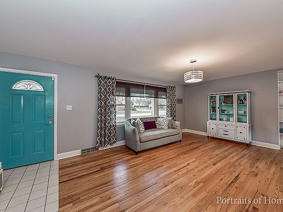 3rd image of 22W345 Teakwood Dr