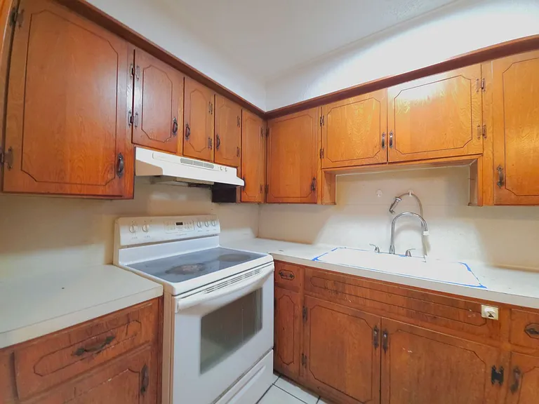 501 E Reagan St — Photo 21