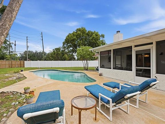 3rd image of 8495 CARAWAY COURT