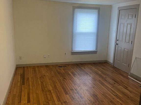 2nd image of 923 E 14th Ave