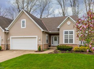 30152 Shadow Creek Dr #11, Westlake, OH 44145