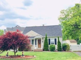 74 Dawn Dr, Clark, NJ 07066