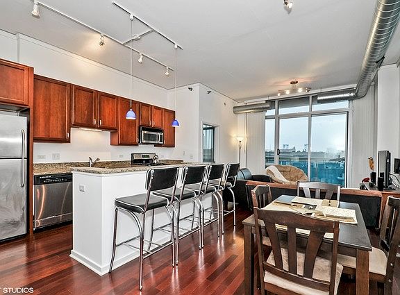 5th image of 1819 S Michigan Ave Unit 405