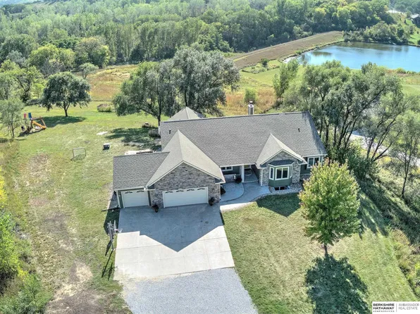 10049 Crystal Lake Dr #8, Blair, NE 68008