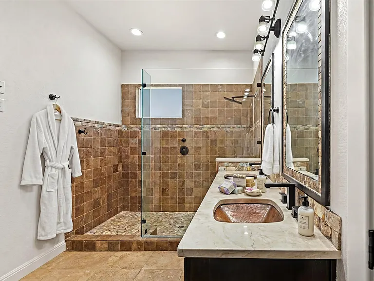 11 Treehaven Ln — Photo 17
