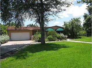 13969 Lake George Ct, Miami Lakes, FL 33014