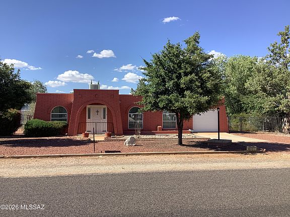 2nd image of 1209 E Justin St