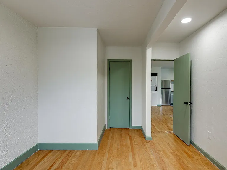 420 NW 26th St #7 — Photo 8