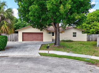 8930 Saddlecreek Dr, Boca Raton, FL 33496