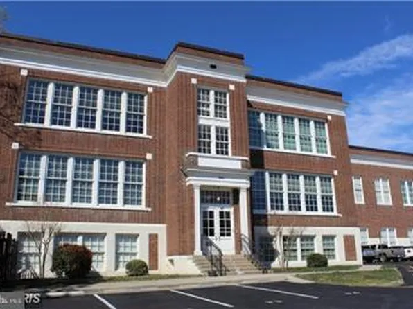 900 Barton St Unit 106, Fredericksburg, VA 22401