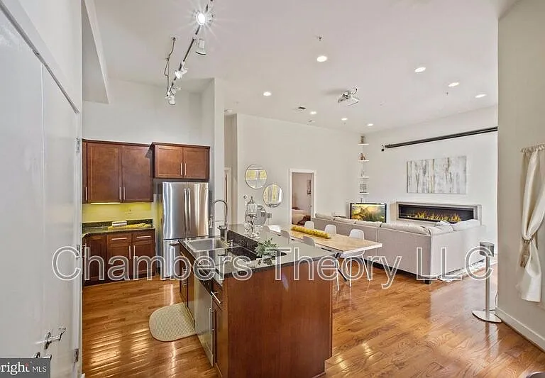 2357 Champlain St NW #102 — Photo 10