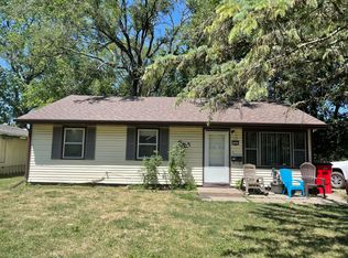 1504 Holly Hill Dr, Champaign, IL 61821