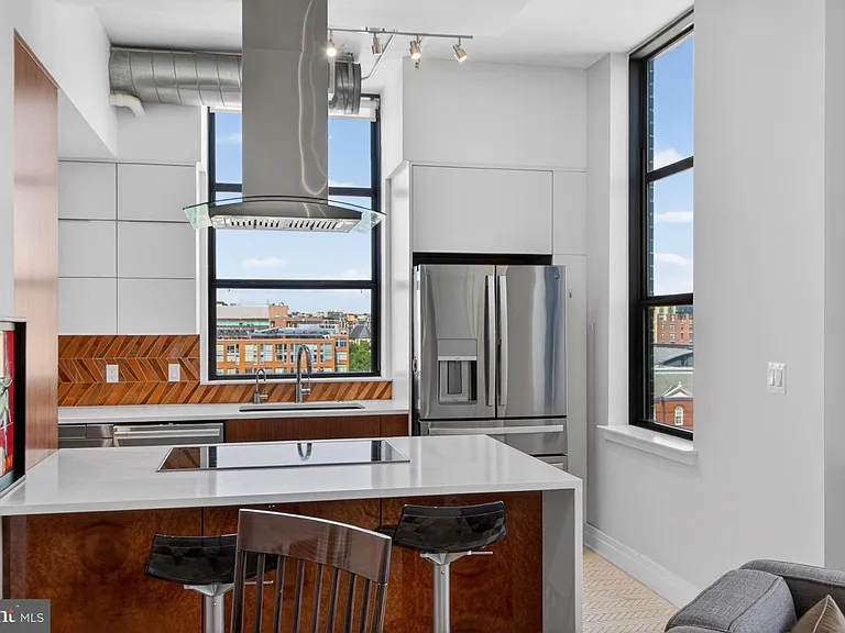 2020 12th St NW #Penthouse 03 — Photo 4