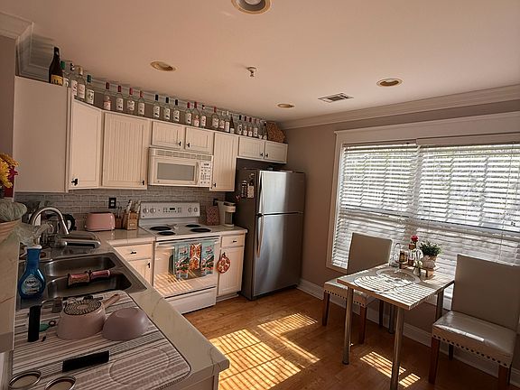 4th image of 1035 Barnett Shoals Rd APT 136