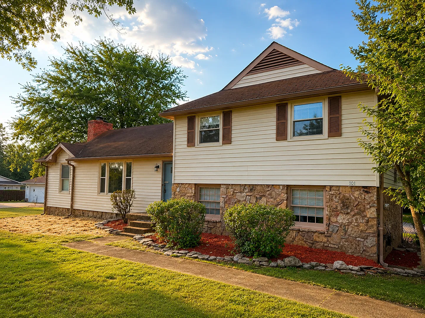 Three Bedroom Two Bath Home — Photo 2