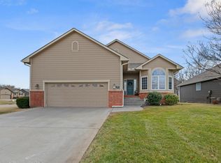 901 W Willow Creek St, Valley Center, KS 67147