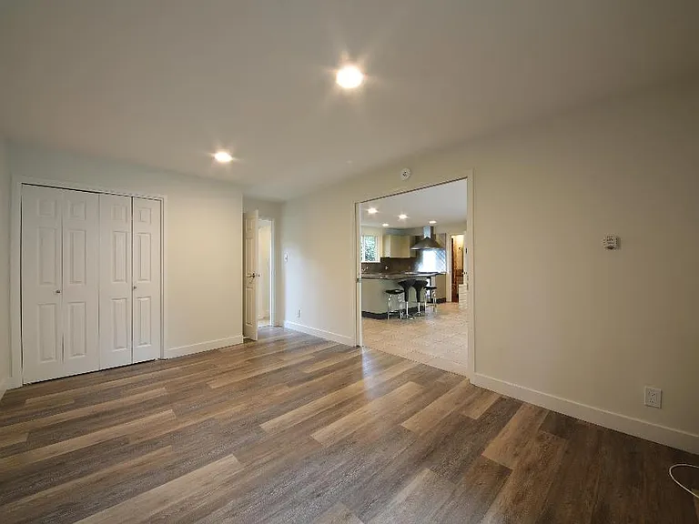 122 Baltimore Ave — Photo 15