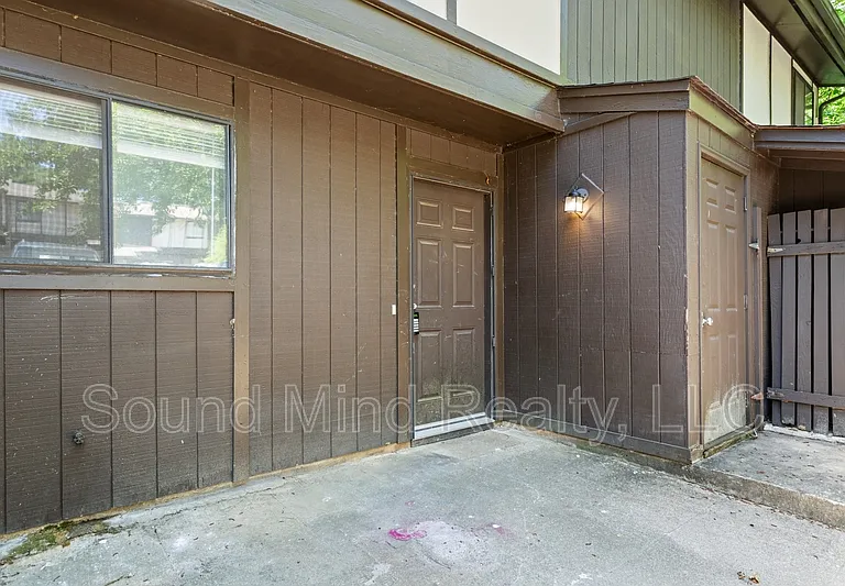 4249 Lake Ridge Dr #5B — Photo 4