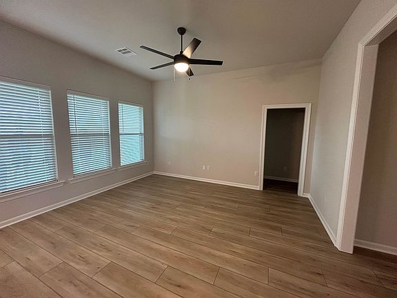 2nd image of 304 Jacey Dr