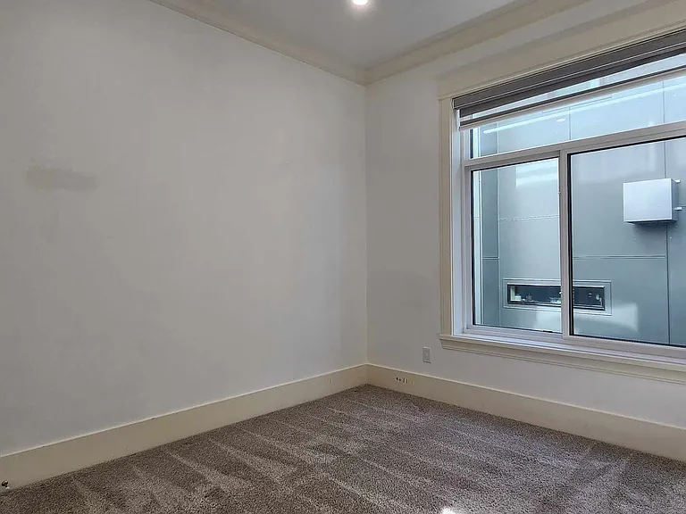 1129 N 33rd Pl — Photo 16