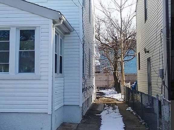 5th image of 14408 119th Ave