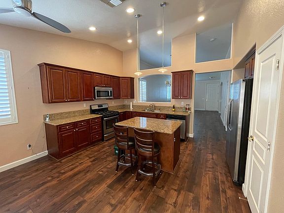 3rd image of 178 Mandarin Cir