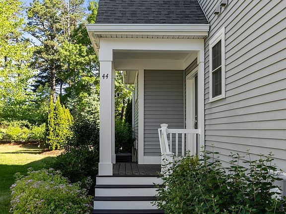 3rd image of 44 Mariners Way #44