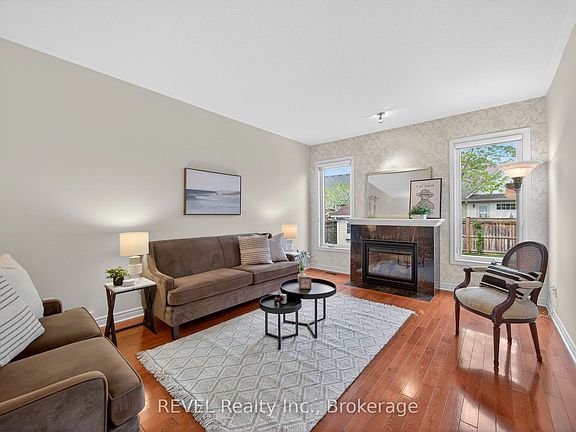 2nd image of 30 Bianca Dr