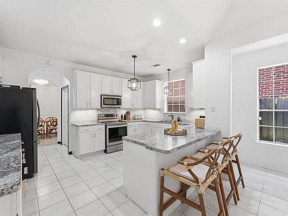4th image of 8510 Mayside Ln