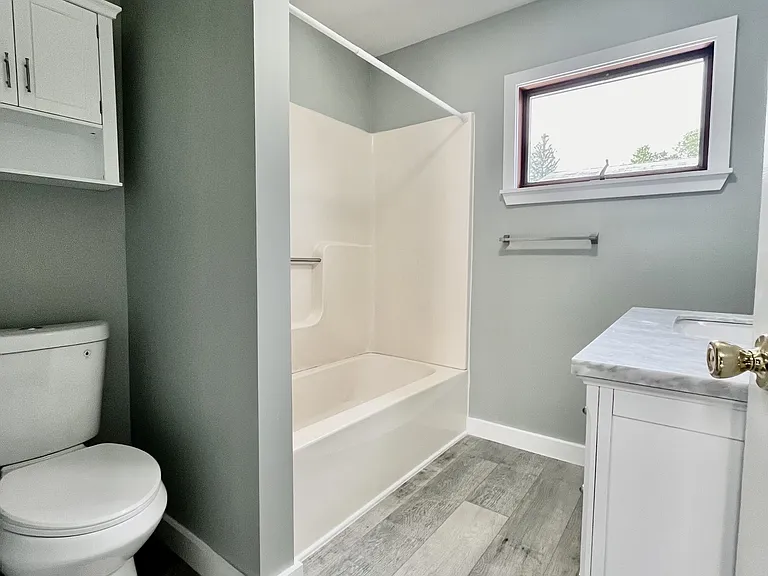 117 W Hemlock St — Photo 4