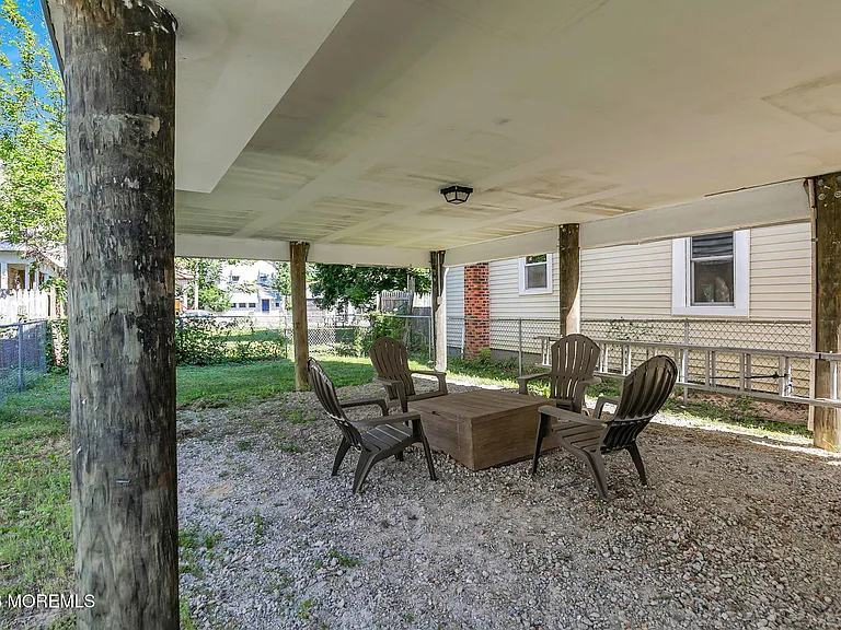 88 Seadrift Ave — Photo 18